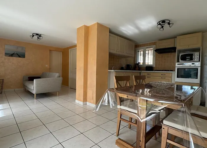 Διαμέρισμα Calme Avec Jardin, Terrasse, Parking Et Wifi A - Fr-1-555-9